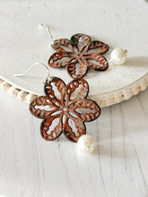 Load image into Gallery viewer, Rust Flower Earrings
