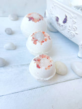 Load image into Gallery viewer, Quartz & Himalayan Salt Bath Bomb