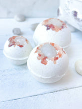 Load image into Gallery viewer, Quartz & Himalayan Salt Bath Bomb