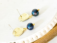 Load image into Gallery viewer, Navy Blue Pearl Earrings
