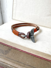 Load image into Gallery viewer, Whale Tail Cowhide Leather Bracelet - Brown
