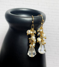Load image into Gallery viewer, Crystal &amp; Pearl Necklace &amp; Earring Set
